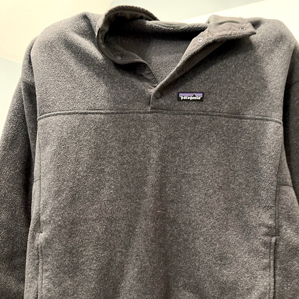 Men’s size XL Patagonia 4 button pullover like new